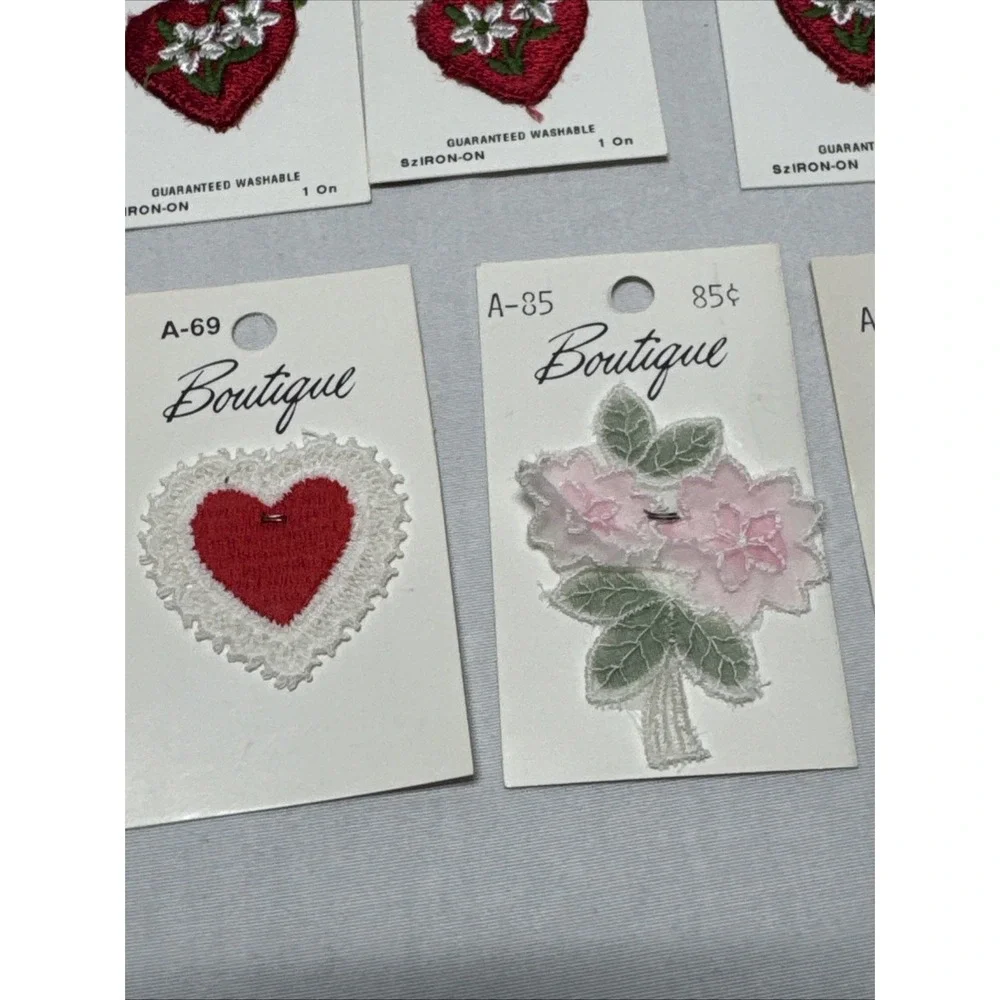 Lot of 16 Vtg Boutique Iron On Patches Hearts Flowers new